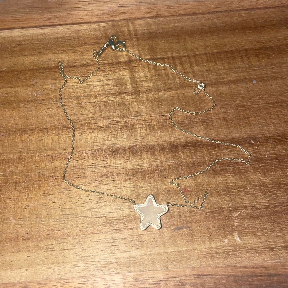 Kendra Scott star pendent necklace